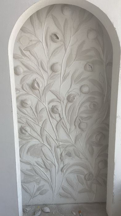 Барельеф. Скала. Скульптор