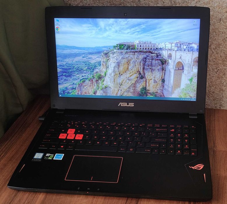 ASUS ROG Strix 15.6" FHD Игровой/ i7-6700HQ / 16 GB DDR4 / GTX970M 3GB