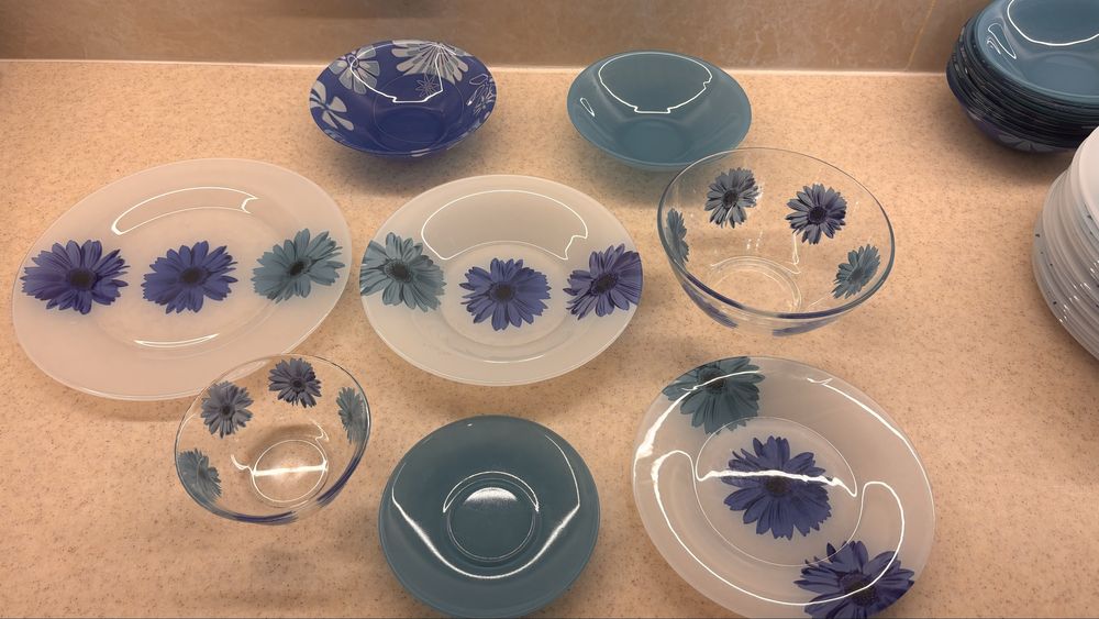 Столовый сервиз Luminarc на 76 предметов.