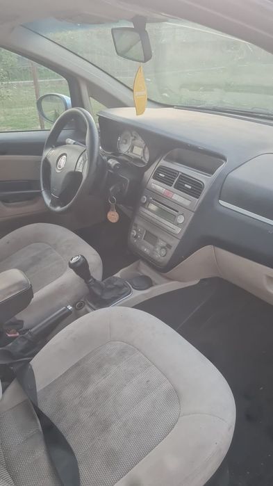 FIAT lineia 2008, singur proprietar,12 diesel,probleme electrice, nu mai funcționează gemurile, preț 1200 euro , telefon 0722819596