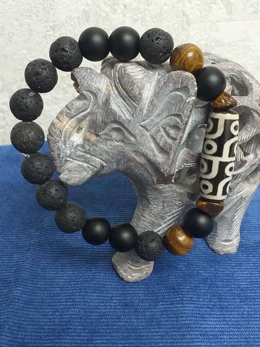 Амулеты - браслеты ручной работы.