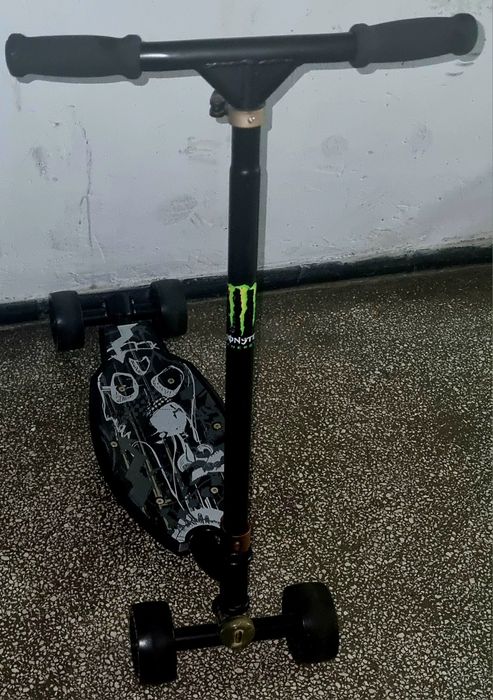 Vand trotineta Razor+Trotineta Oxello 4 roti(Germania )