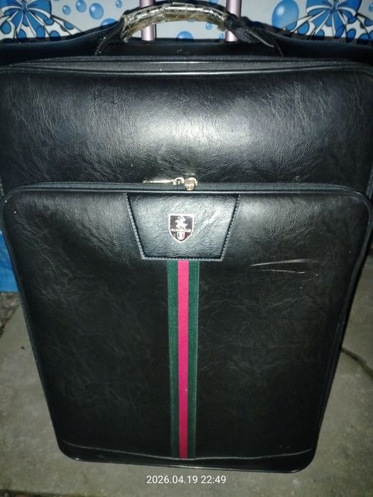 Продам чемодан FULAGBAOLUO.