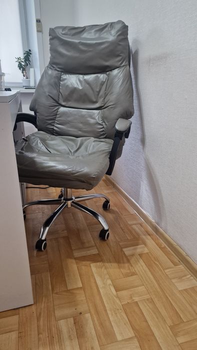 Продам кресло офисное
