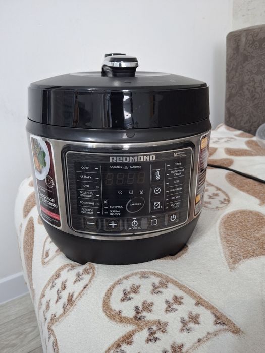 Мультиварка "Redmond "