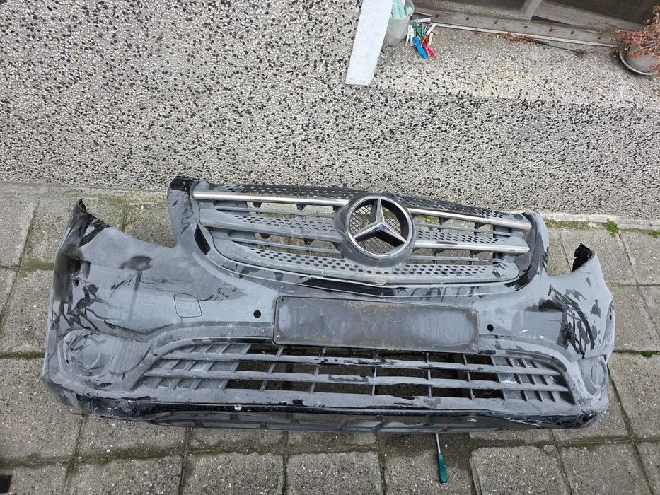 Предна и задна броня за w447