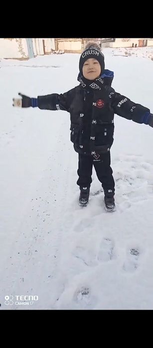 Усы куртка сатылады 6 жасар балаға болады тап таза сумкасыда бар