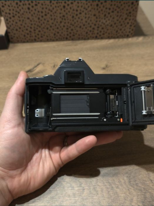 De vânzare aparat foto pe fim Canon T70 SLR