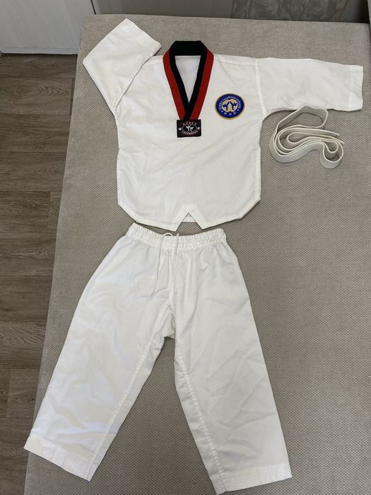 Продам кимоно Таеквондо