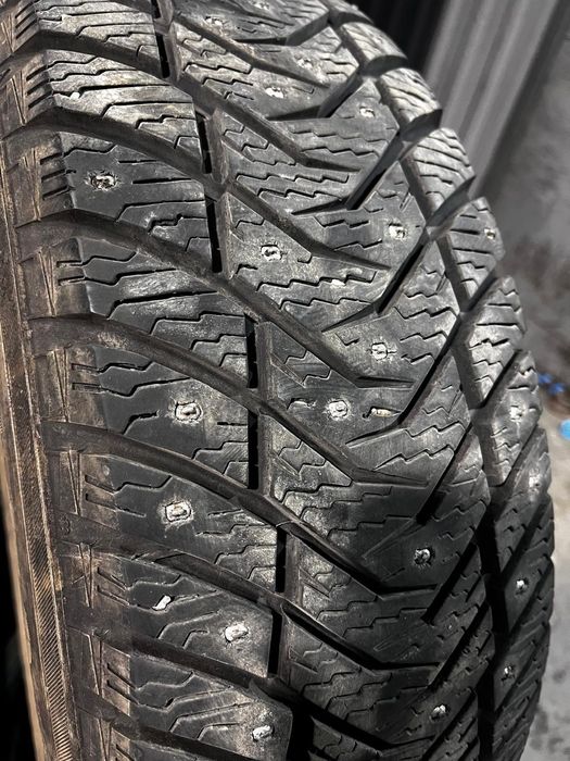 Продам комплект шин