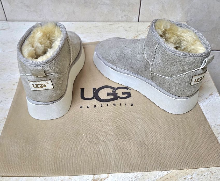 Ugg mini platforma bej