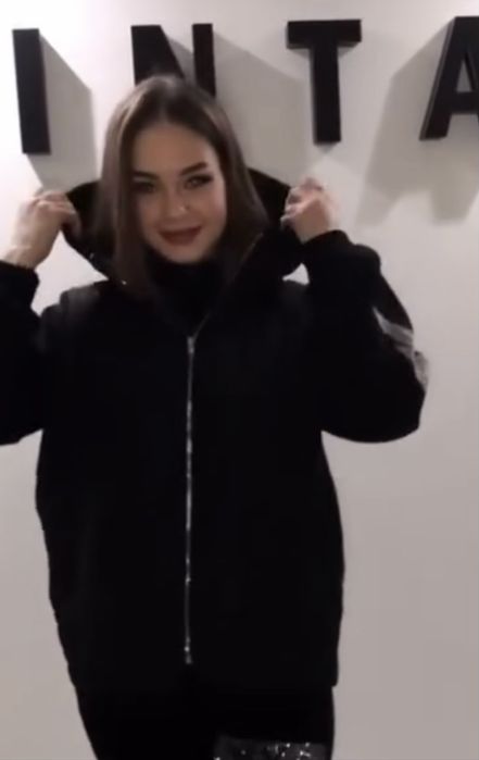 Продам куртку женскую