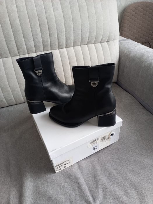 Осенние сапоги женские продам