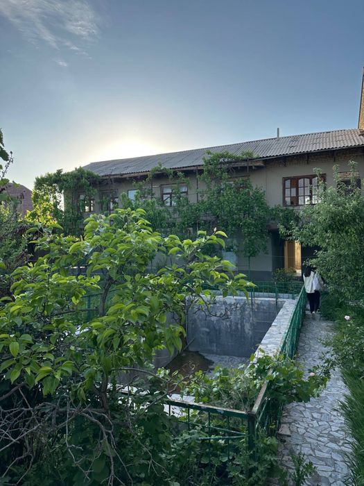 Dala hovli. 744 kv metr. Yashnabod tumani, daryo bo’yida joylashgan…..