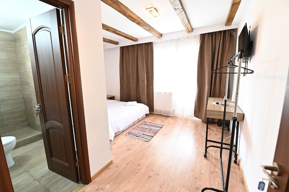 Închiriez cabana Ranca