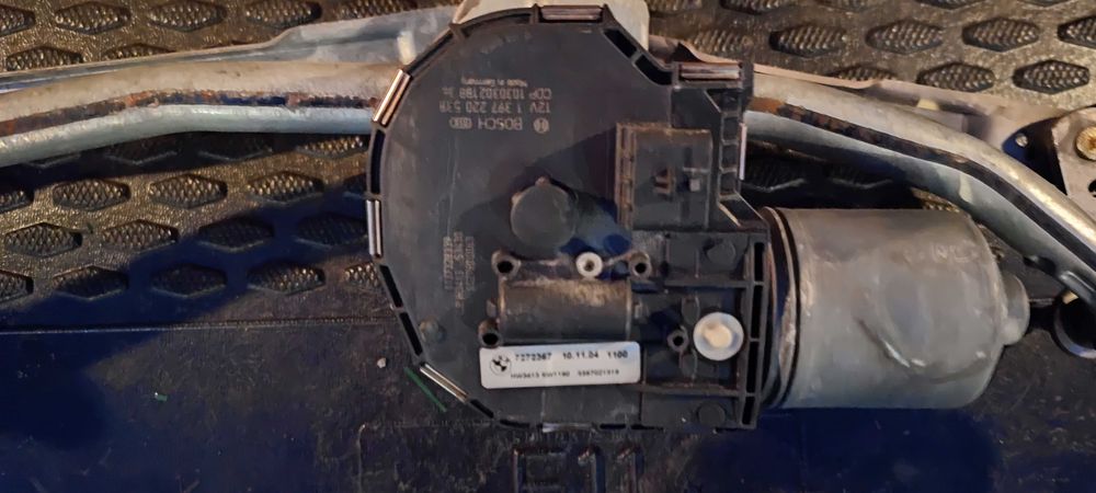 Механизъм чистачки с мотор + рамене за БМВ Ф10 Ф11 BMW f10 f11