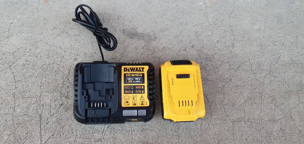 Incarcator și baterie dewalt. 5.AH.18 v.