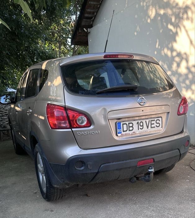 Vand nissan qashqai 2.0 benzina