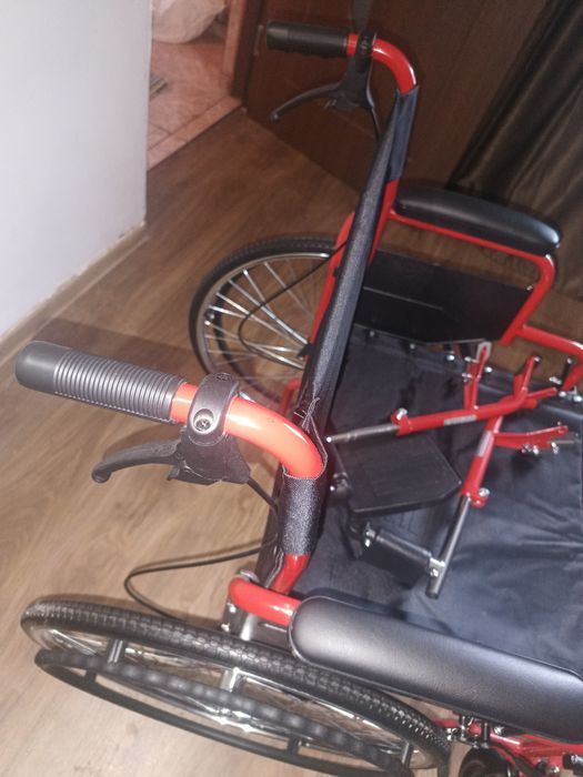 Scaun pentru persoane cu dizabilități și alte accesorii