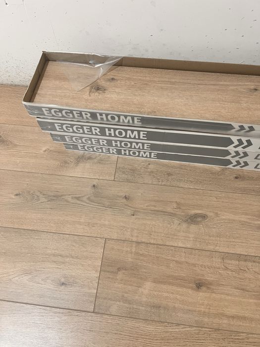 Продается ламинат