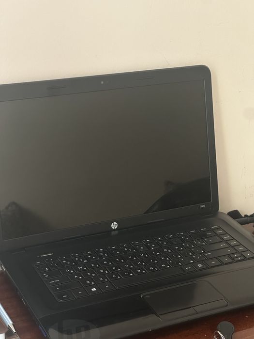 Ноутбук Hp2000/дисковот работает.