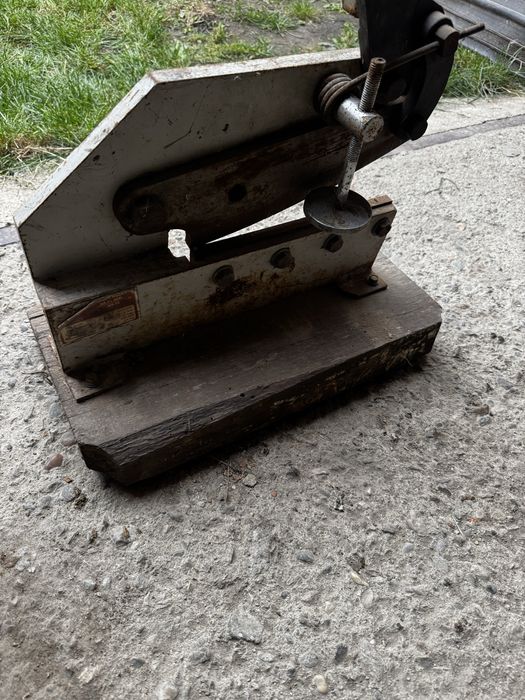 Foarfeca de tabla pentru banc cu pârghie