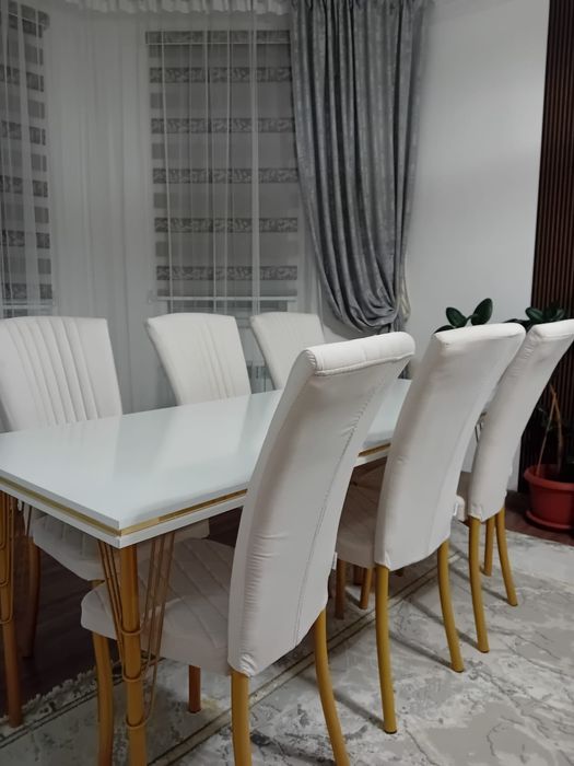 Стол стулья сатылады. новый.