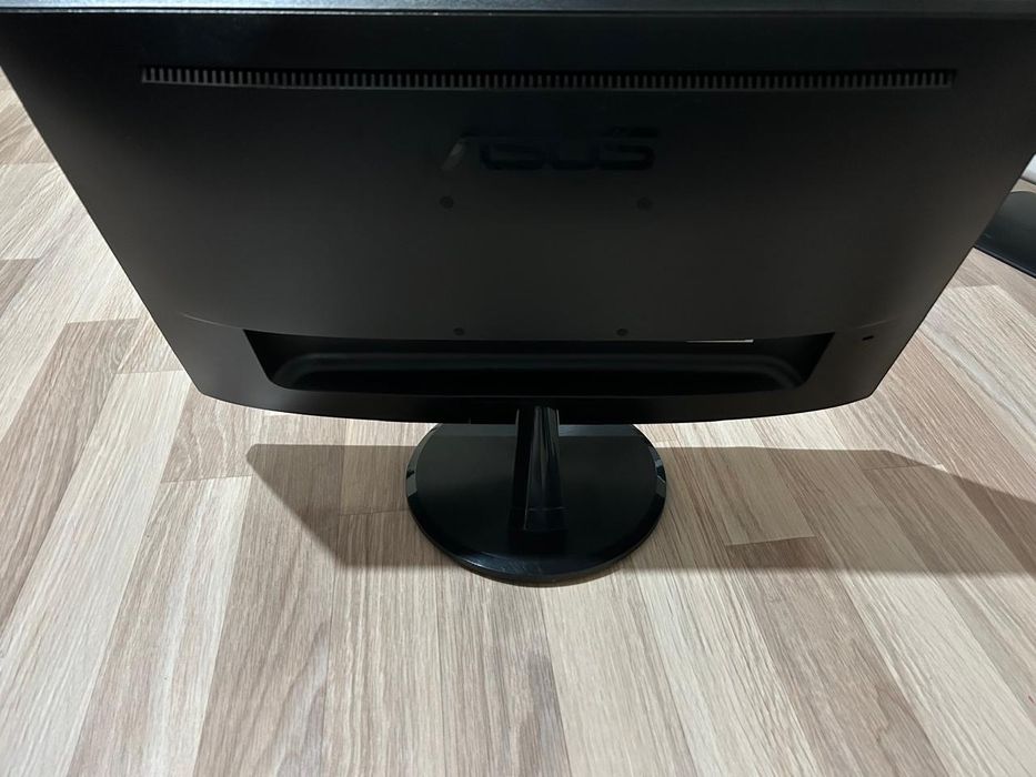 Монитор в хорошем состоянии