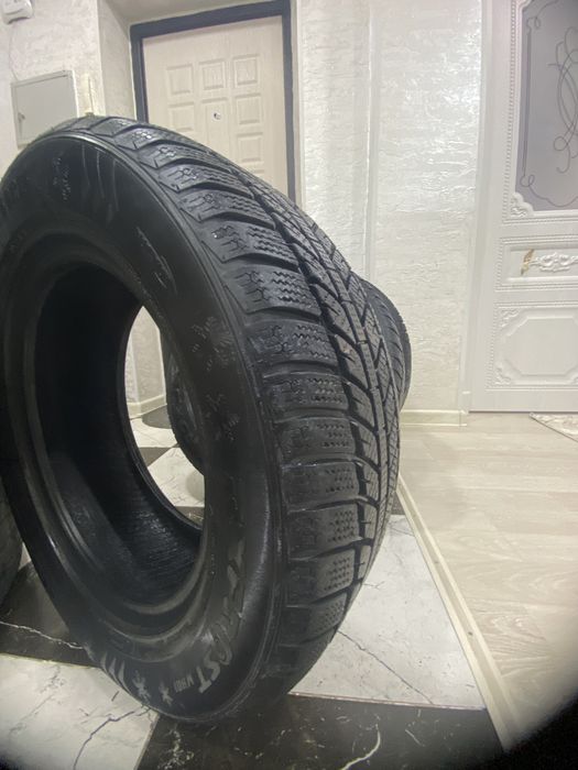 Продам б/у покрышки на BMW 7
