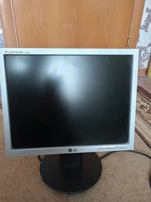 Монитор LG 19 диагональ