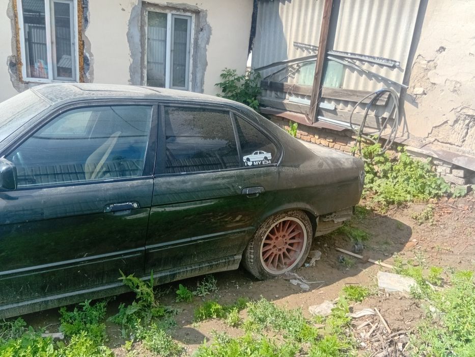 Продам бмв е34  на ходу