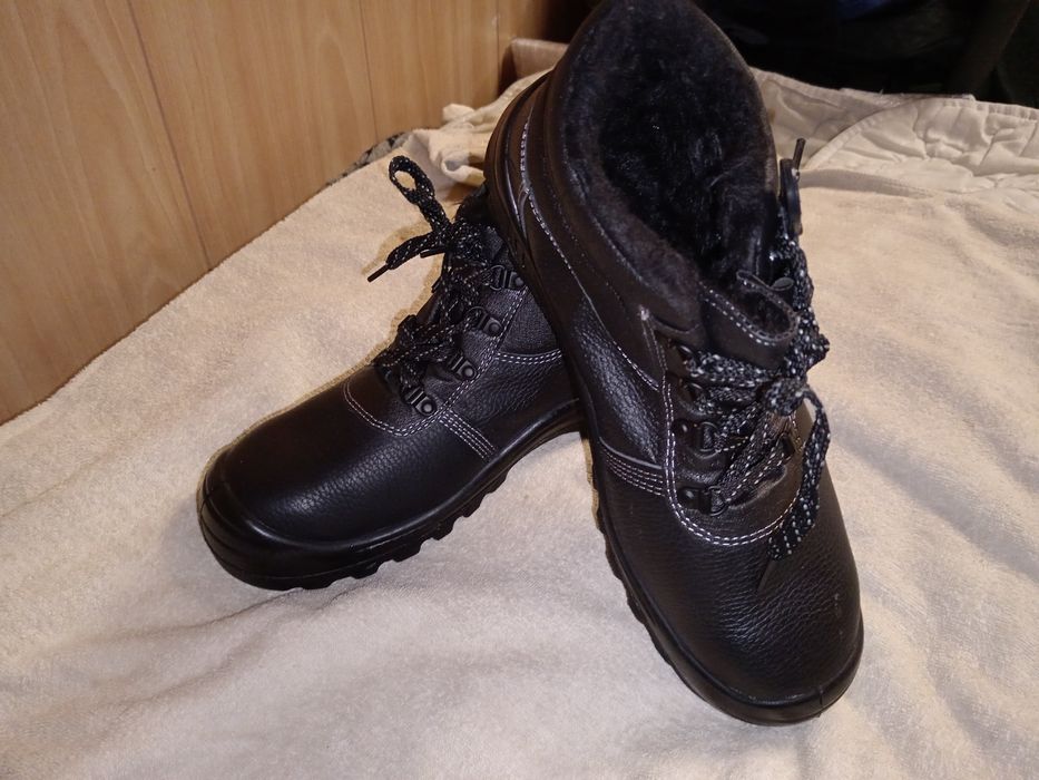 Обувь мужской с специальным защитой