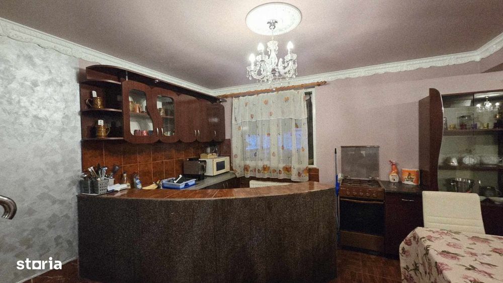 Casa/Pensiune,doua imobile „intr-unul singur” de vanzare,Bratca