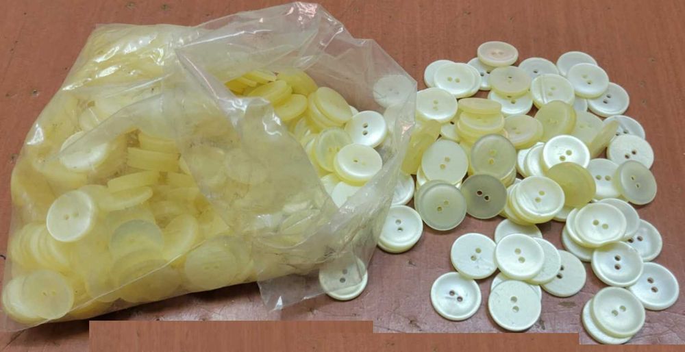 Копчета за фанели и блузи нови