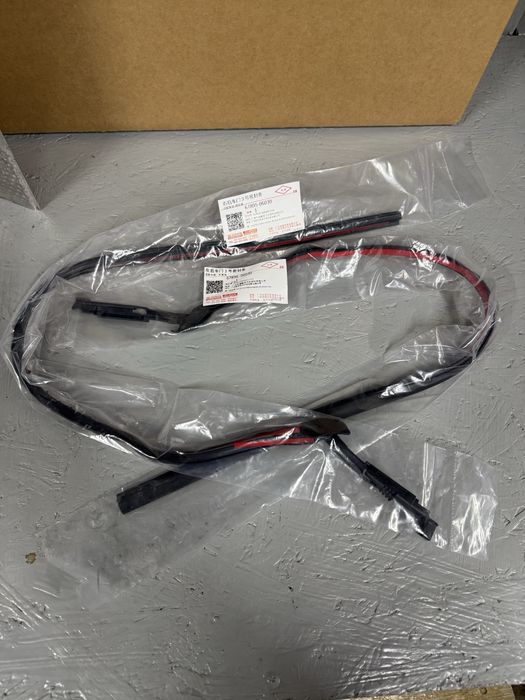 Уплотнители дверей камри 70 / 75 / 80 Оригинал Тойота