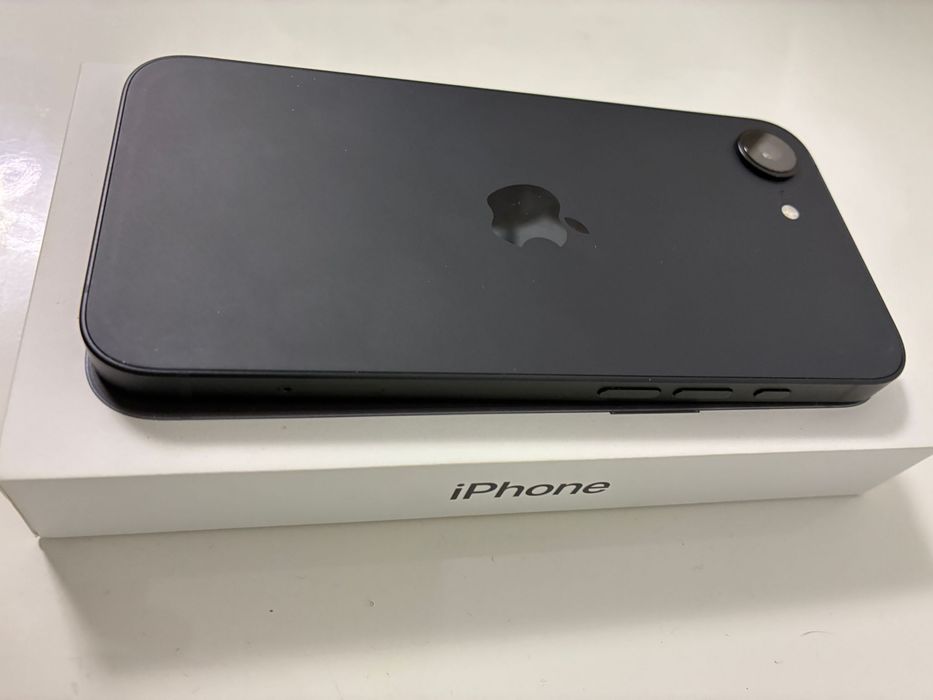 iPhone 16e 128 GB