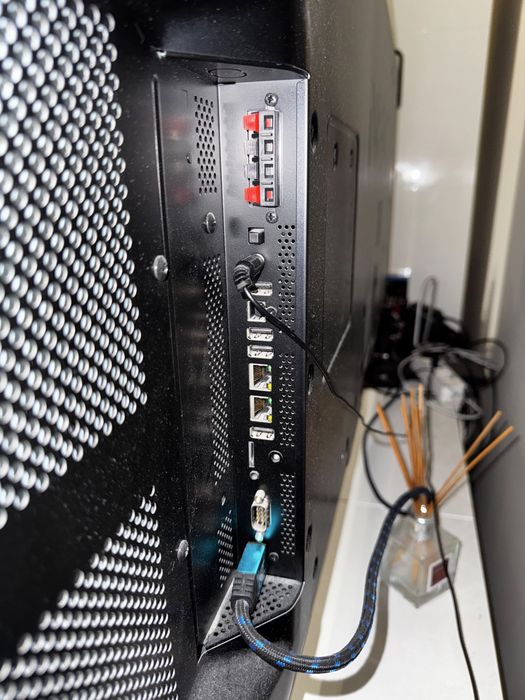 Monitor Profesional | NEC MultiSync P654Q – 65 Zoll, 4K, 700 cd/m²