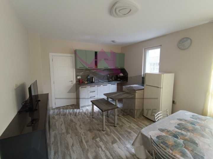 Двустаен -обзаведен -Зимно кино