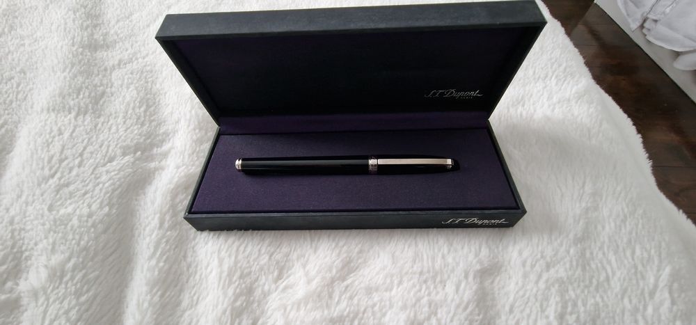 Stilou S. T . Dupont Paris