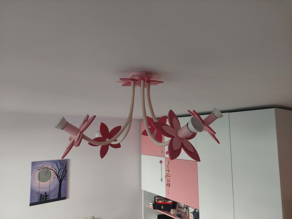 Полилей за детска стая - розови цветя