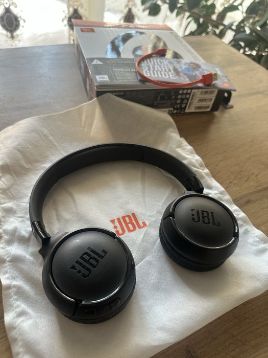 JBL 520BT в отличном состоянии