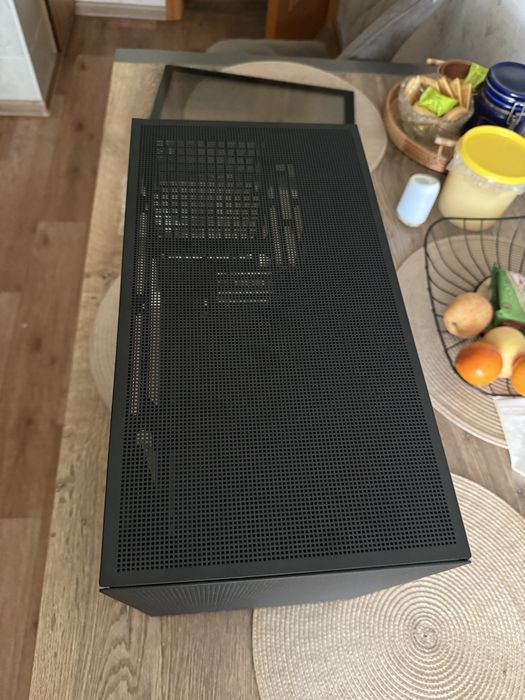 Новый корпу Jonsbo D32 std (стекло) black