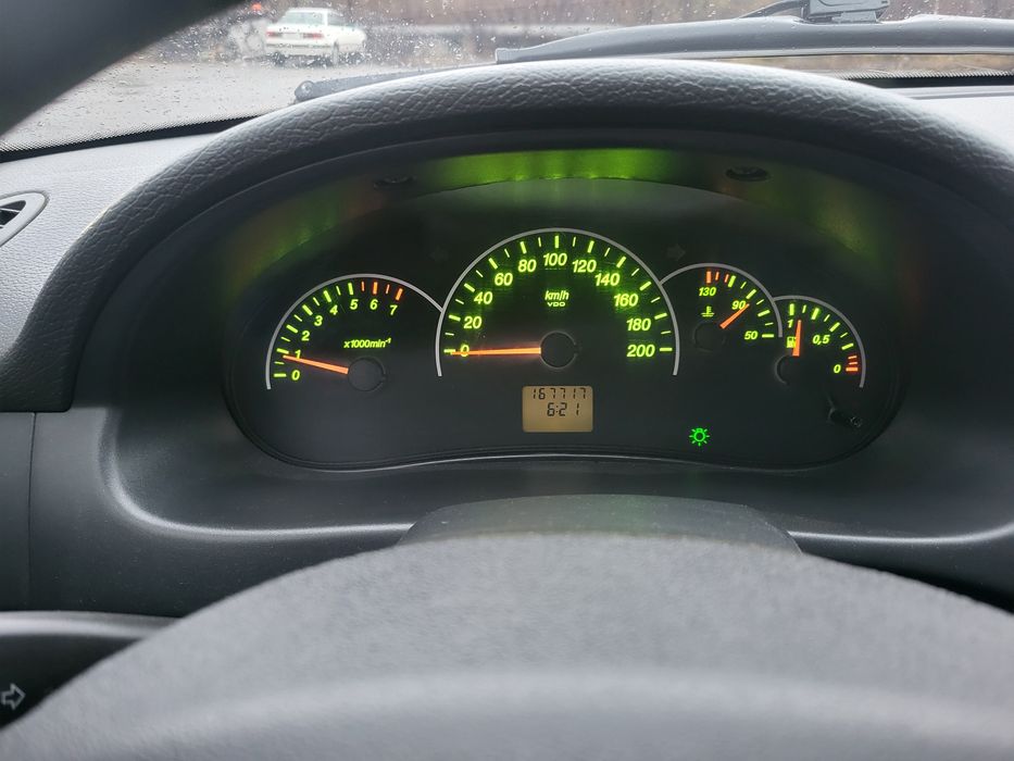 Продам приору1 2013год