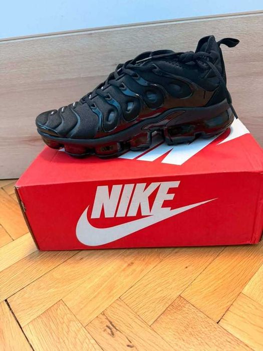 Обувки Nike AIR VAPORMAX PLUS