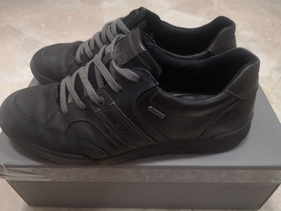 Мъжки обувки Ecco - кафяви и черни