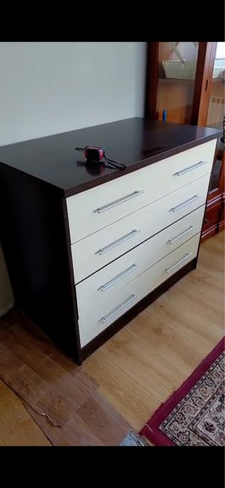 Комод из качественного дерева