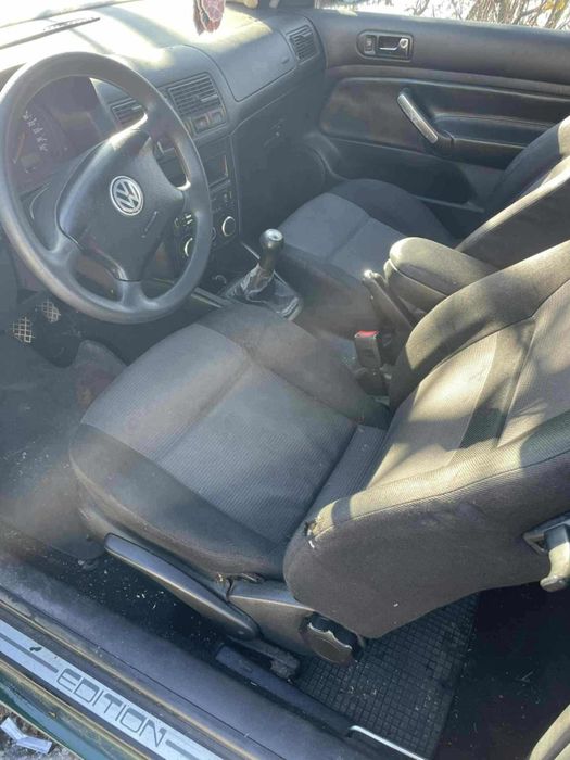 Vând golf 4,1.4,16v