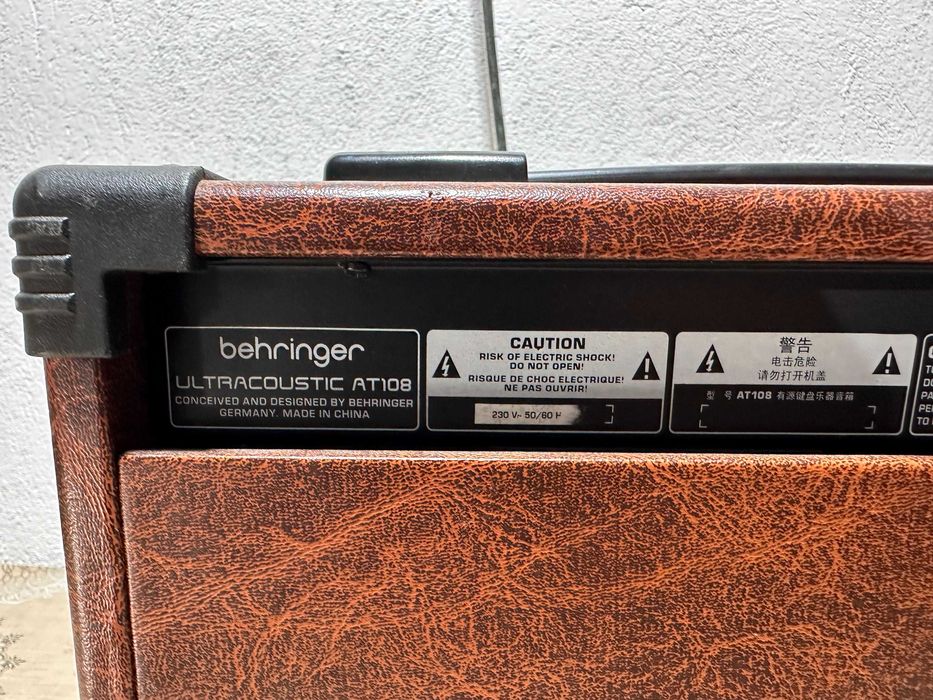 Кубе - Behringer Ultracoustic AT108