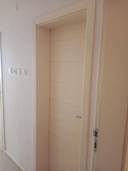 Продавам интериорни врати с каса (8 броя)