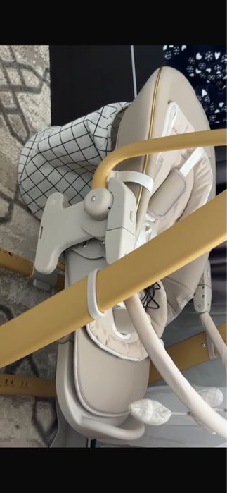 Продам шезлонг+столик для кормления